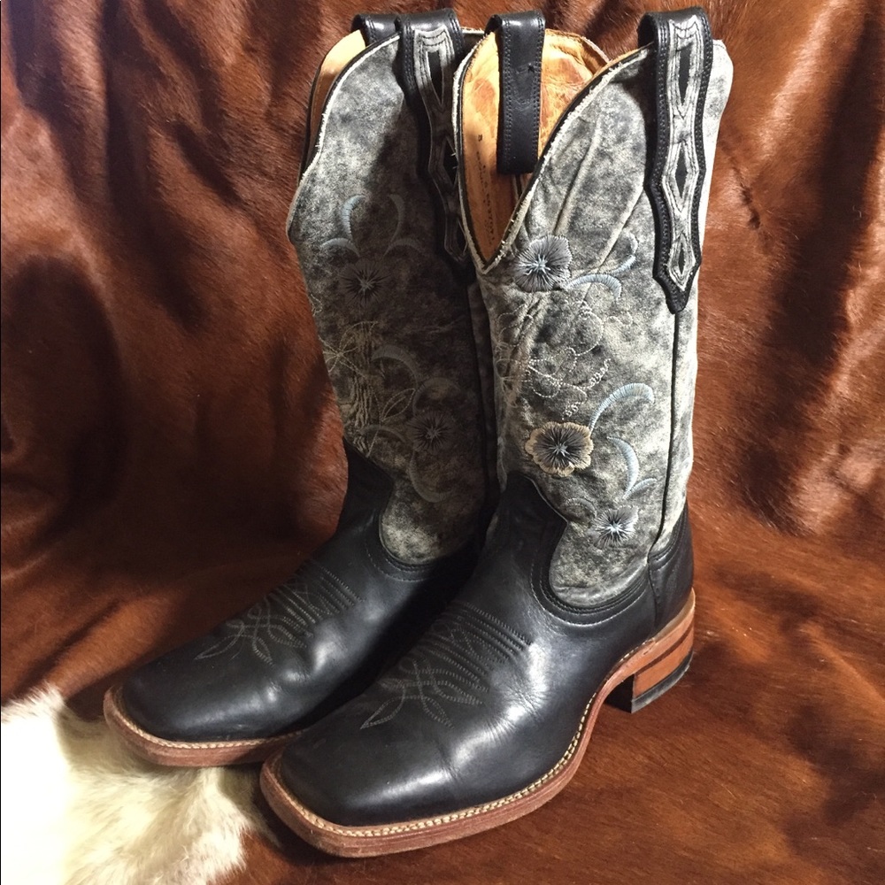 Size 8 Boulet women’s cowboy boots
